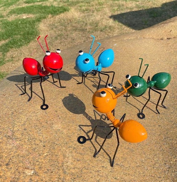 Metal Ant Garden Statues – Set of 4